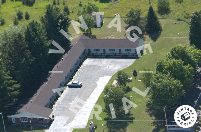 Manor Motel - 2003 Aerial Photo